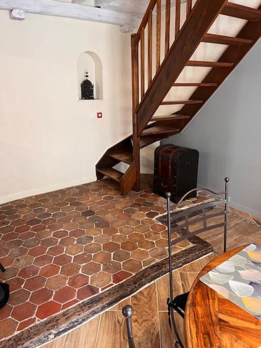 Charme Et Calme Au Coeur De Ville Moret-sur-Loing Eksteriør billede